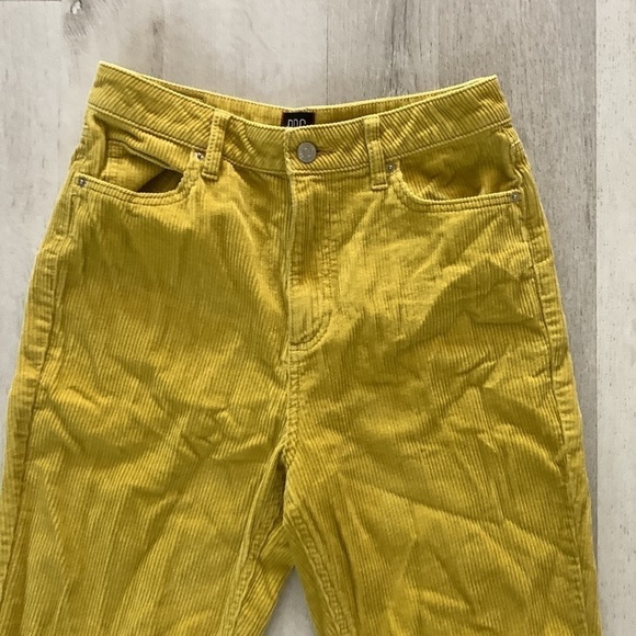 BDG Urban Outfitters gold corduroy mom high-rise size 27 in Chartreuse color - Picture 3 of 15